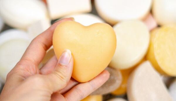 Šampón tuhý Marhuľa