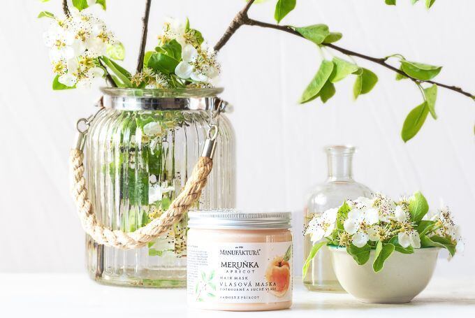 Starostlivosť o suché, poškodené a farbené vlasy