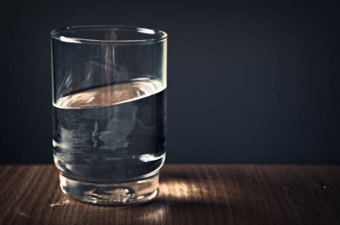 Kozmetika bez vody: Trvalo udržateľný trend, ktorý dobýva trh