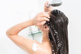 Ako vybrať správny šampón? Prehľad šampónov na vlasy Manufaktura