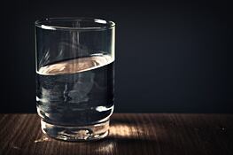 Kozmetika bez vody: Trvalo udržateľný trend, ktorý dobýva trh