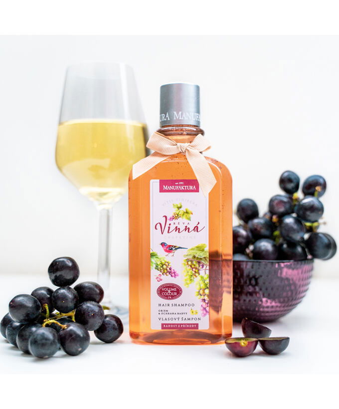 Revitalizujúci šampón Objem & Farba VÍNNA KOZMETIKA