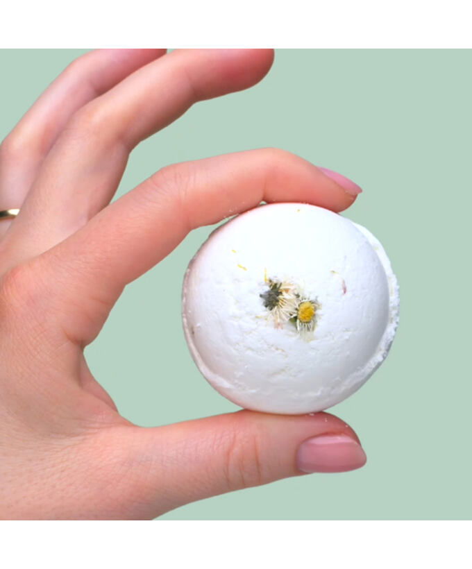 Šumivá guľa do kúpeľa 2v1 pre citlivú pokožku SEDMOKRÁSKA