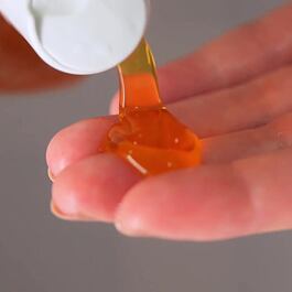 Zvláčňujúci sprchovací a kúpeľový gél TEKVICA s vôňou korenia