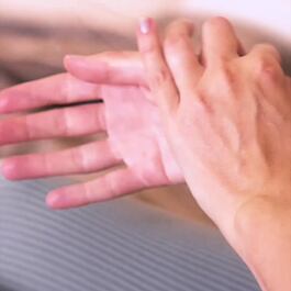 Ošetrujúci krém na ruky & nohy Levanduľa & žriedlová soľ