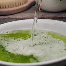 Pena do kúpeľa MEDOVKA – relaxácia a aromaterapia